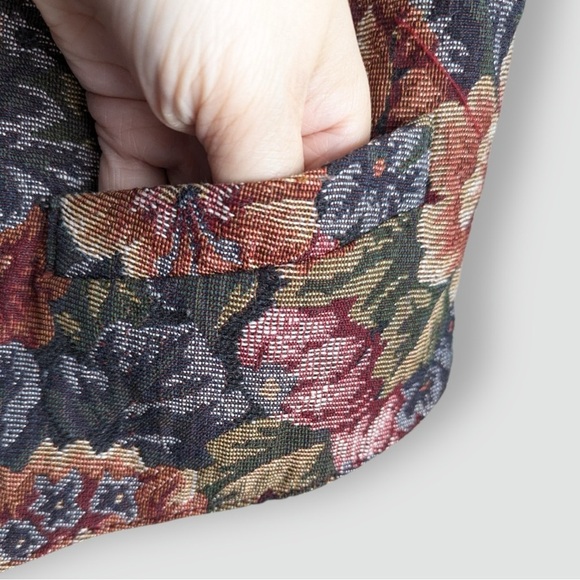 Vintage TABI INTERNATIONAL Floral Tapestry Vest - Picture 3 of 6
